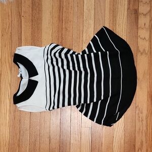 Elle striped tank top flowy black and white striped size small